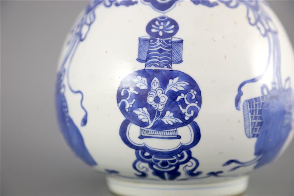 A Chinese blue and white pear-shaped vase, Kangxi period, 28cm high